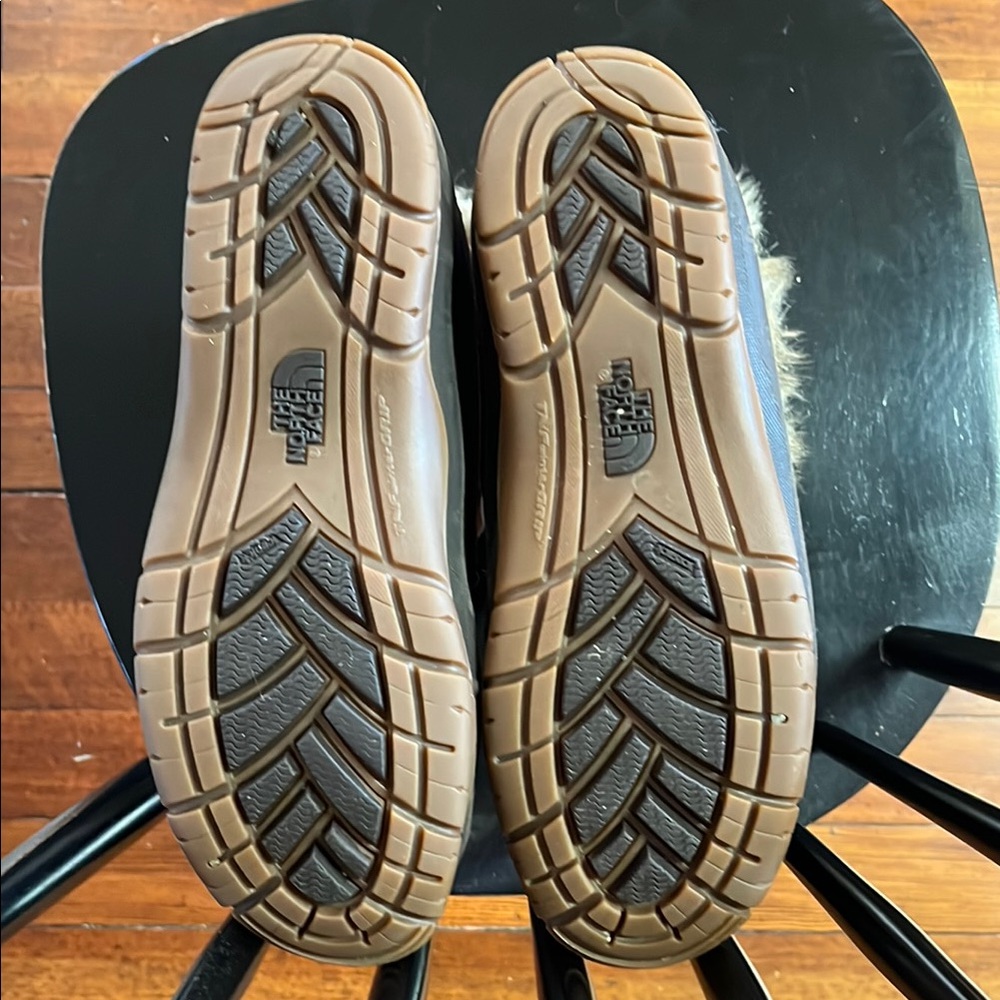 The North Face Tan and White Winter Boots - Picture 5 of 11